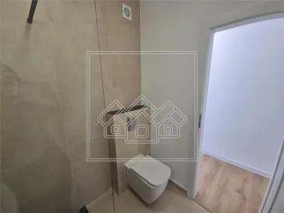 Ap. semidecomandat, 3 camere, 69,45 mpu, bloc nou, lift - foto 9