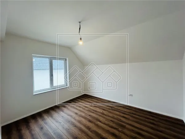 Casă 4 camere Cristian - poza 21
