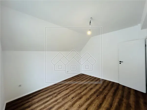 Casă 4 camere Cristian - poza 22