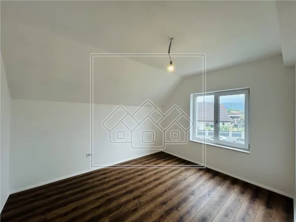 Casă 4 camere Cristian - poza 24