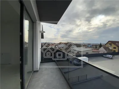 Ap.cu 3 camere, 2 balcoane si o  gradina de 95 mp, zona Turnisor - Sibiu