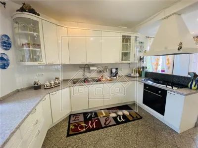 Vila individuala in Avrig - confort lux - 7 camere, 4 bai, 2 balcoane - foto 4