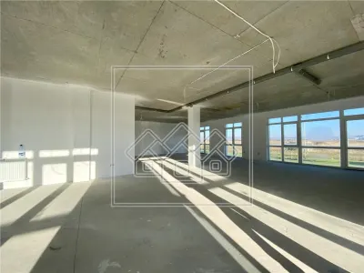 Spatiu comercial de 259 mp utili - Zona Calea Surii Mici - foto 7