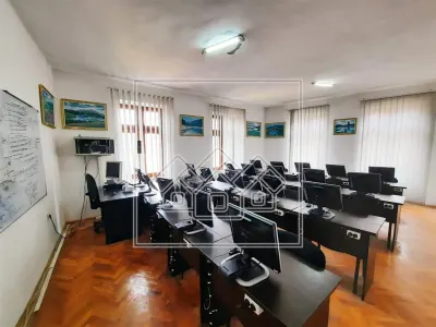 Spatiu de birouri - cladire integrala - curte 50 mp - Centru - Sibiu