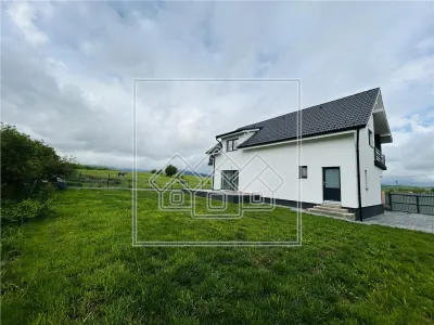 Casa individuala, 487 mp teren, finisata la alb, 147mp utili, Cristian - foto 5