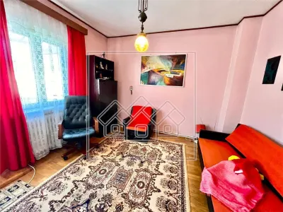 Casa de vanzare in Cisnadie - 6 camere, garaj - teren 250 mp - foto 16