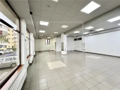 Spatiu comercial cu vitrina la strada - 177 mp - finisat la cheie - foto 11
