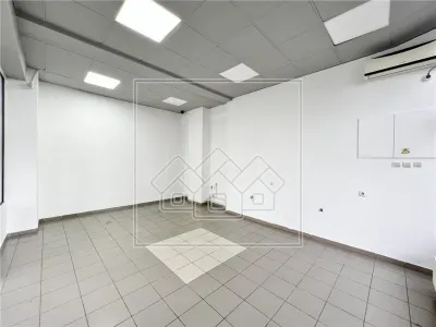 Spatiu comercial cu vitrina la strada - 177 mp - finisat la cheie - foto 12