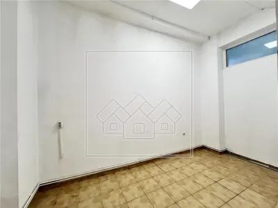 Spatiu comercial cu vitrina la strada - 177 mp - finisat la cheie - foto 17