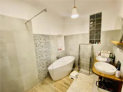 Ap. 90 mp utili, complet renovat, pretabil investitie,  zona Centrala - foto 4