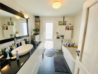 Penthouse mobilat si utilat modern cu terasa de 40 mp - foto 19