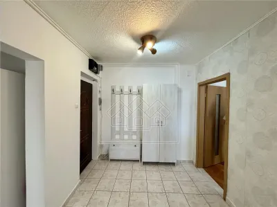 Apartament 2 camere, decomandat, la cheie, zona buna - foto 12