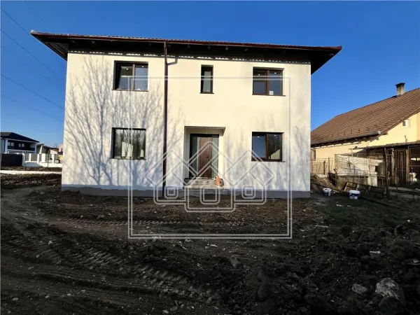 Casă 5 camere Șelimbăr - poza 2