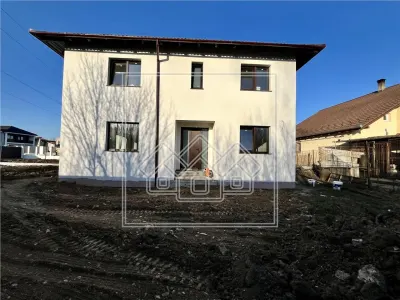 Casa tip duplex, teren 420 mp, predare la alb, Selimbar - foto 2