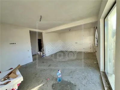 Casa tip duplex, teren 420 mp, predare la alb, Selimbar - foto 9