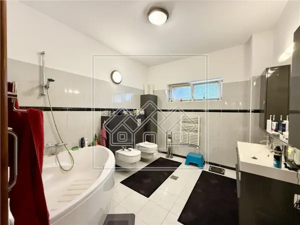Casă 8 camere Cisnadioara - poza 17