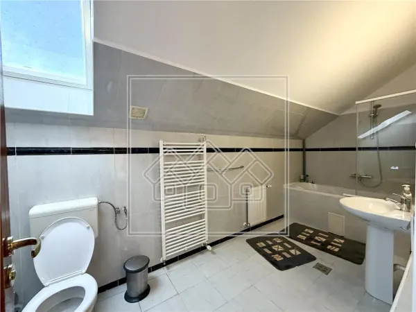 Casă 8 camere Cisnadioara - poza 26