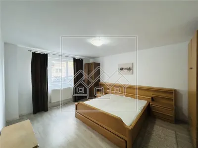 Apartament la cheie, 3 camere, balcon, zona Rahova - foto 2