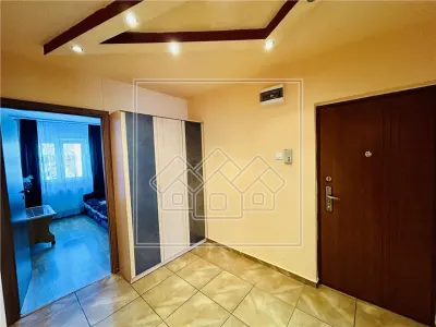 Ap decomandat, cu 3 camere si balcon, etaj 2/4, zona N. Iorga - foto 4