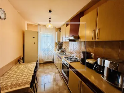 Ap decomandat, cu 3 camere si balcon, etaj 2/4, zona N. Iorga - foto 5