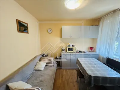 Apartament 3 camere,  zona Cedonia, cu balcon, la cheie - foto 6