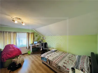 Casa tip duplex, cu 3 camere, 116 mp utili, teren de 403 mp - foto 22