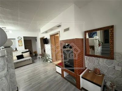 Apartament la casa cu 4 camere, balcon si curte - zona Lazaret - foto 5