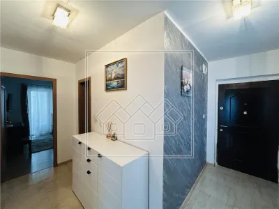 Ap spatios, mobilat si utilat, 3 camere, 2 balcoane, 2 parcari - foto 8