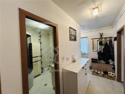 Ap spatios, mobilat si utilat, 3 camere, 2 balcoane, 2 parcari - foto 10