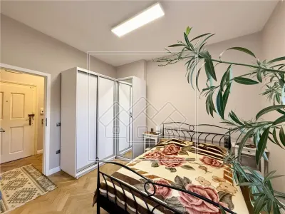 Apartament renovat, mobilat si utilat - 42 mp + pivnita - Ultracentral - foto 2