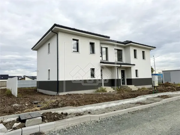 Casă 4 camere Șura Mică - poza 1