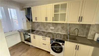 Apartament 2 camere, renovat, parcare, decomandat, etaj intermediar - foto 1