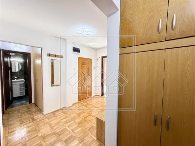 Apartament cu 4 camere si 2 balcoane - etaj 2 - Calea Poplacii - foto 13