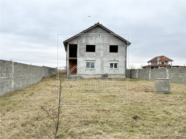 Casă 6 camere Avrig - poza 1