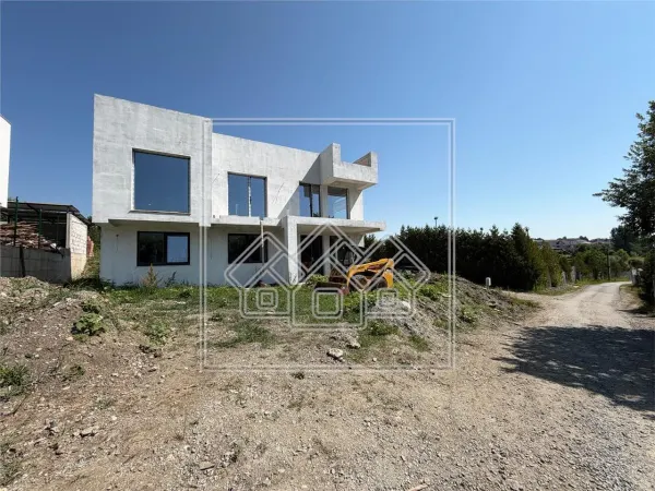 Casă 5 camere Cisnadioara - poza 1