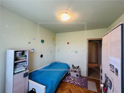 Apartament decomandat, 3 camere, 2 bai, 2 balcoane - Strand - foto 10