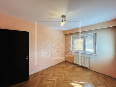 Ap decomandat, 3 camere, 2 balcoane - Zona Turnisor - foto 13