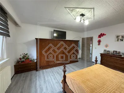 Casa cu 4 camere, balcon si curte - zona Lazaret - foto 15