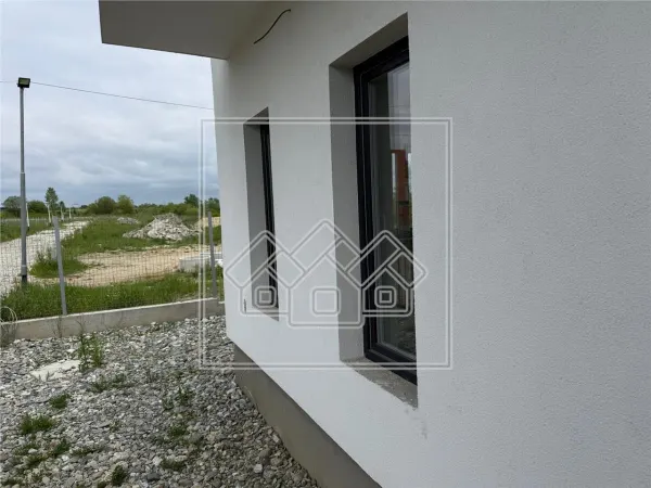 Casă 4 camere Mohu - poza 12