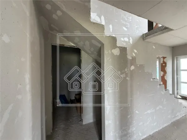 Casă 4 camere Mohu - poza 9