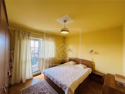 Apartament decomandat, 3 camere, 2 bai, balcon, etaj5/7 - Terezian - foto 1