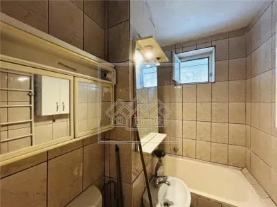 Ap cu 2 camere, balcon - Zona Cedonia - foto 10