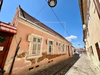 Casa de vanzare - 4 camere, 130 mp - Centrul Istoric - Sibiu