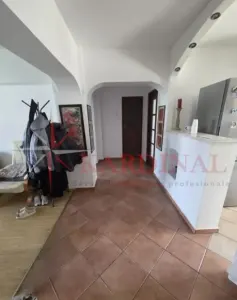 Apartament 3 camere,2 bai, Centrul Civic - Toamnei - foto 8