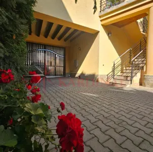 Vanzare casa deosebita, individuala, 7 camere, teren 1723 mp, 2 garaje, Central-Harman-Brasov - Harman
