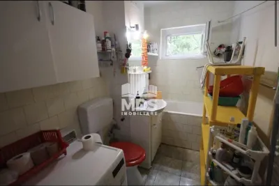 Decomandat cu 2 bai si 2 balcoane la etajul 2 - foto 3