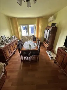 Decomandat cu 2 bai si 2 balcoane la etaj 3 - foto 6
