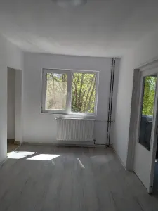 Amenajat complet la etajul 1in bloc reabilitat termic - Timisoara