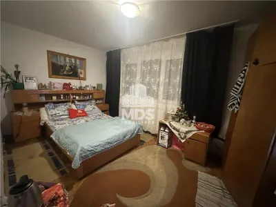 Confort 1 la etajul 2, model mare  cu centrală propie lingă Piața Doina - foto 1