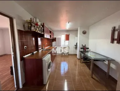Decomandat cu 2 bai si 2 balcoane - foto 3